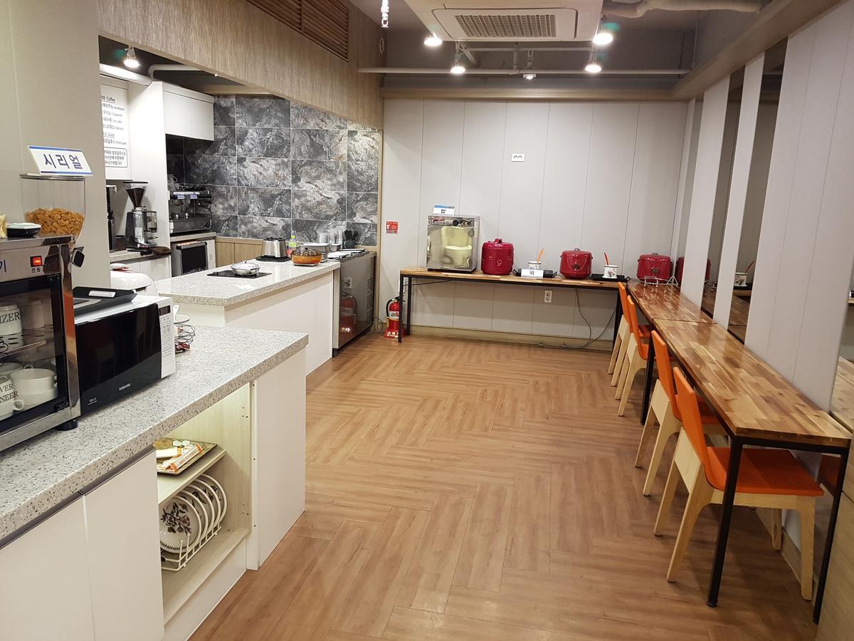 Hanam 1St Business Hotel Gwangju Metropolitan City Buitenkant foto