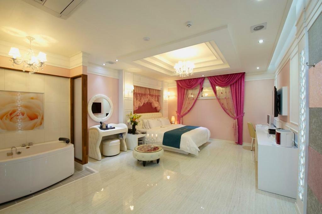 Hanam 1St Business Hotel Gwangju Metropolitan City Buitenkant foto